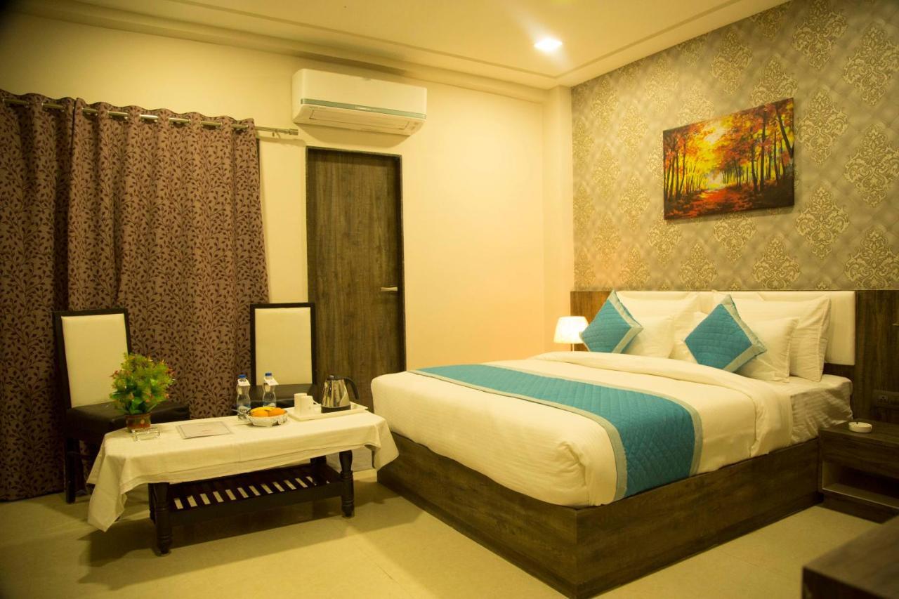 Hotel The Mewar Dabok Bagian luar foto