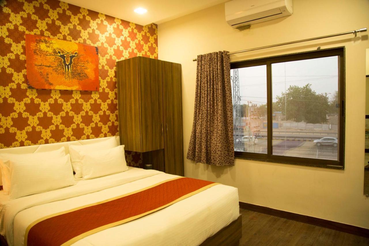 Hotel The Mewar Dabok Bagian luar foto