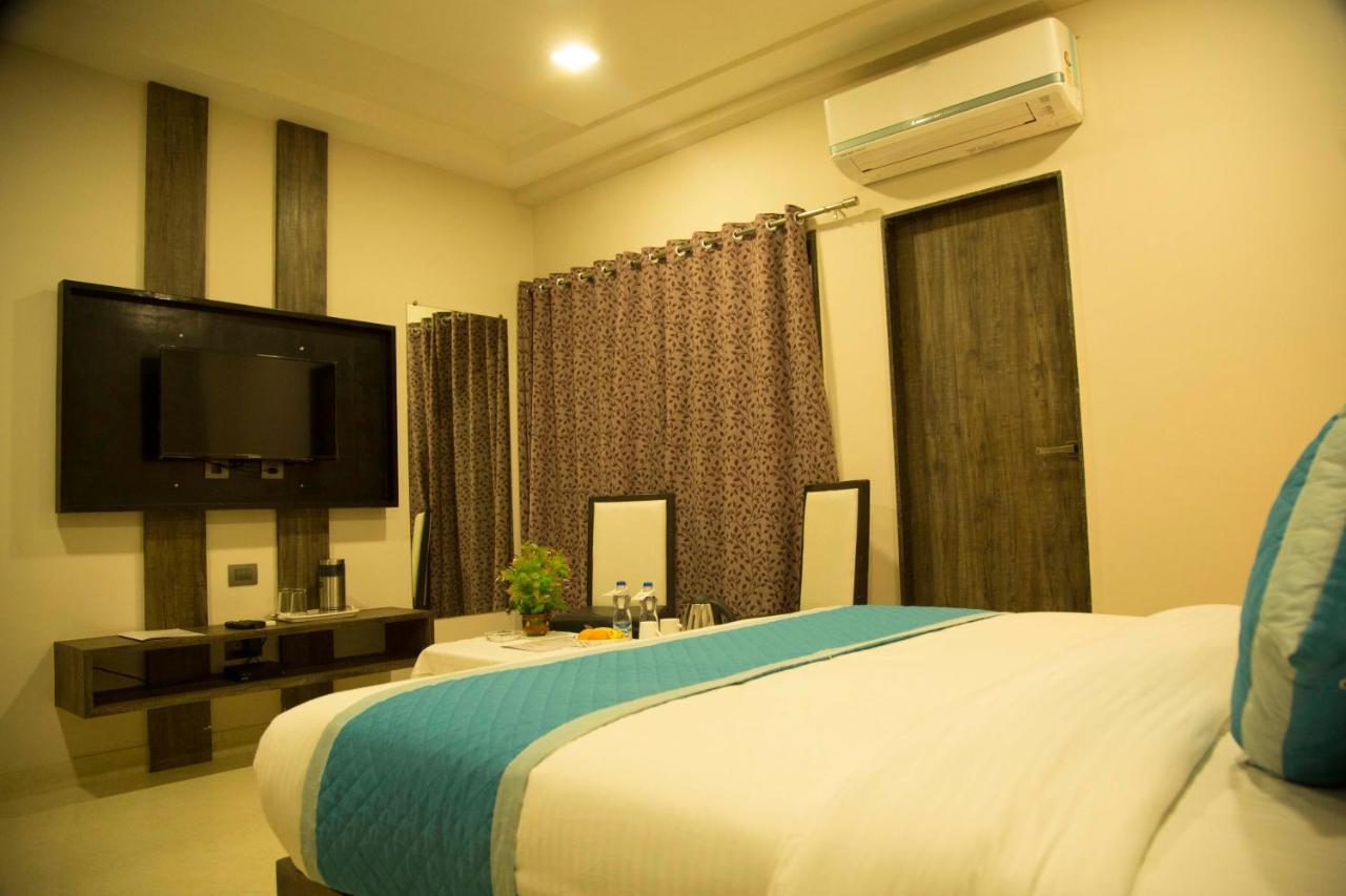Hotel The Mewar Dabok Bagian luar foto